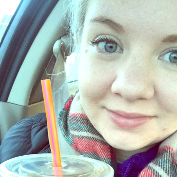 Meet your Posher, Natalie - Picture 1 of 1